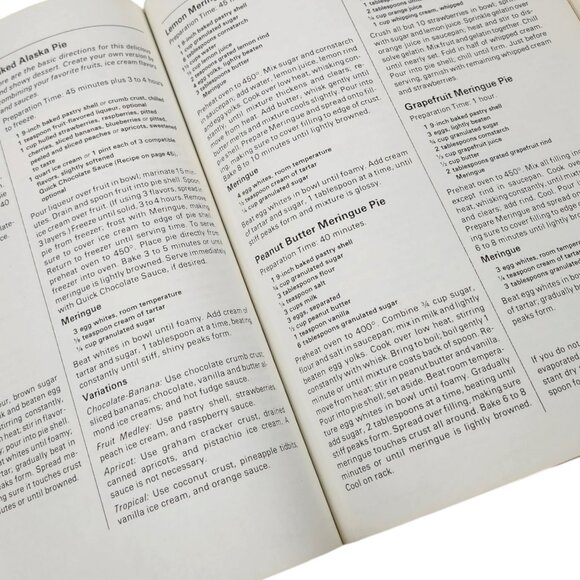 Vintage Ideals Pies and Pastries Cookbook Naomi Arbit June Turner 1982 - Picture 4 of 6